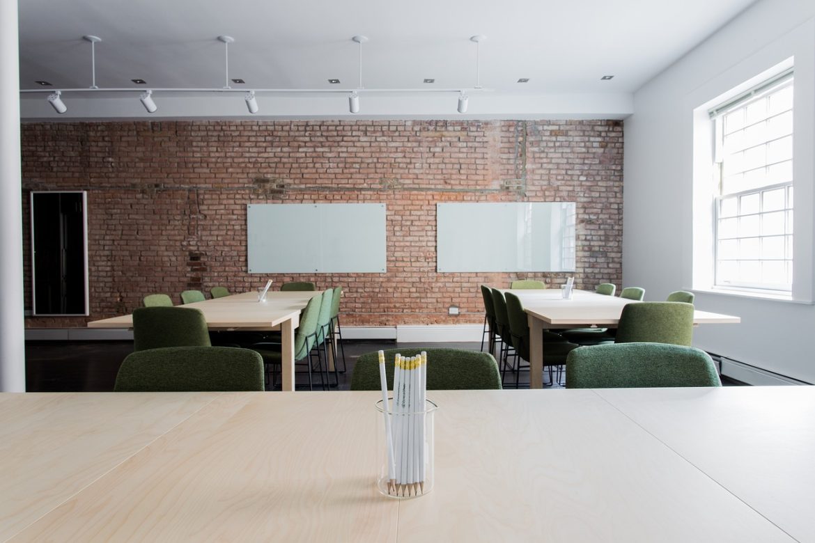 Por qué contratar una empresa de vaciado de oficinas en Madrid: Beneficios y consideraciones clave